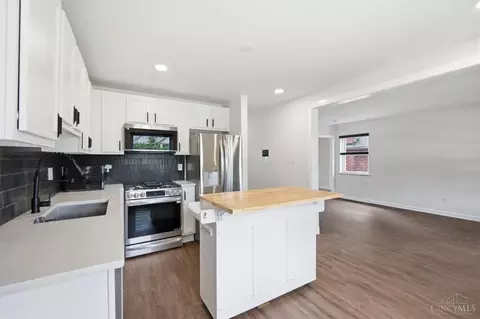 Kitchen - 6925 Windward St, Cincinnati, OH 45227 photo 3 of 5