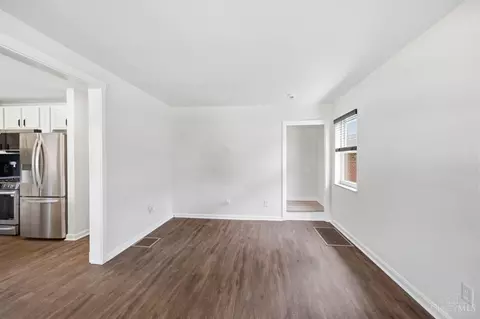 Living - 6925 Windward St, Cincinnati, OH 45227 photo 1 of 2
