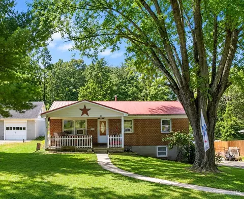 111 Greystone Dr, Hillsboro, OH 45133