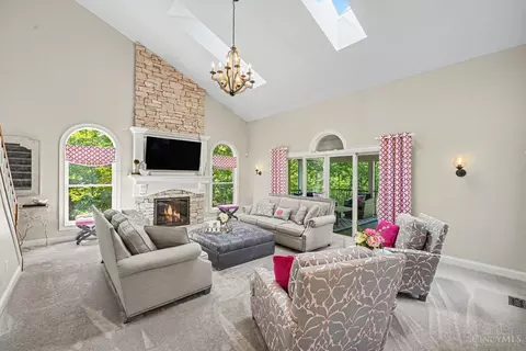 Living - 579 Ridgestone Dr, Cincinnati, OH 45255 photo 1 of 3