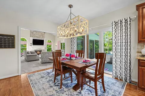 Dining - 579 Ridgestone Dr, Cincinnati, OH 45255 photo 6 of 6