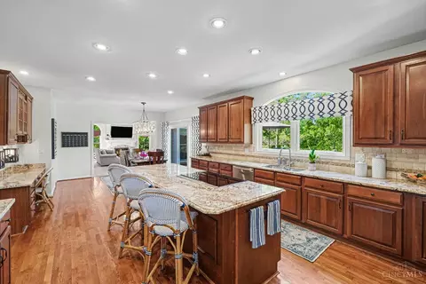 Kitchen - 579 Ridgestone Dr, Cincinnati, OH 45255 photo 1 of 3