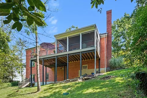 Exterior - 579 Ridgestone Dr, Cincinnati, OH 45255 photo 7 of 8