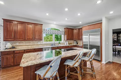 Kitchen - 579 Ridgestone Dr, Cincinnati, OH 45255 photo 2 of 3