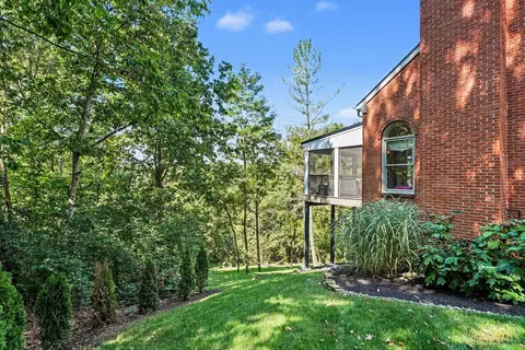 Exterior - 579 Ridgestone Dr, Cincinnati, OH 45255 photo 6 of 8