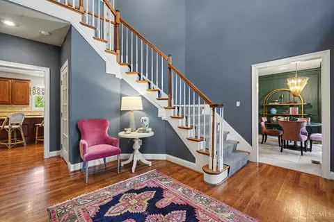 Entry Way - 579 Ridgestone Dr, Cincinnati, OH 45255 photo 2 of 3