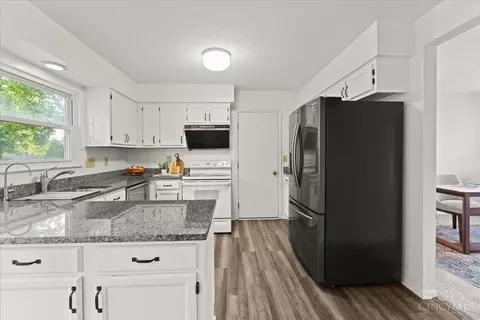 Kitchen - 7972 Timberbreak Dr, Cincinnati, OH 45249 photo 2 of 4