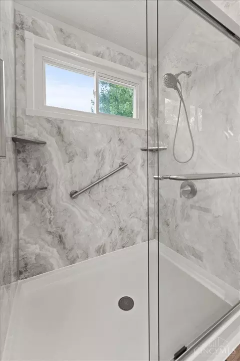 Bath - 7972 Timberbreak Dr, Cincinnati, OH 45249 photo 3 of 4