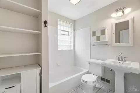 Bath - 3926 Oakpark Pl, Cincinnati, OH 45209 photo 1 of 3