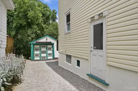 Exterior - 3926 Oakpark Pl, Cincinnati, OH 45209 photo 4 of 6