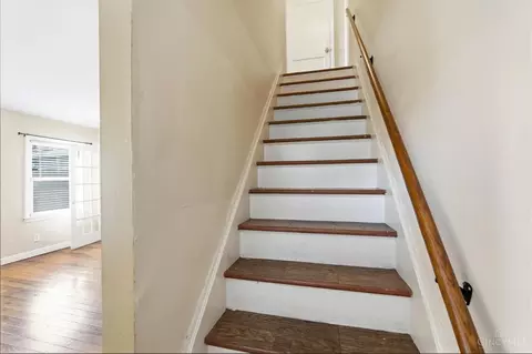 Entry Way - 4 Gambier Cir, Greenhills, OH 45218 photo 1 of 1