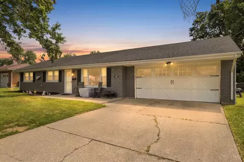422 Kenwood Ln, Trenton, OH 45067