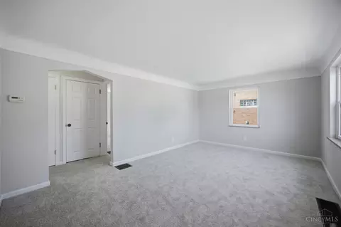 Living - 1701 Centerridge Ave, Cincinnati, OH 45231 photo 5 of 6