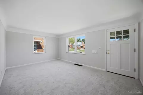 Living - 1701 Centerridge Ave, Cincinnati, OH 45231 photo 4 of 6