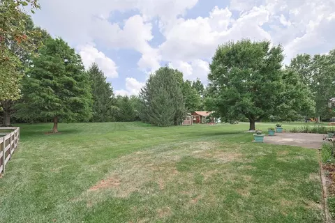 Exterior - 1902 Sandcliff Dr, Cincinnati, OH 45255 photo 6 of 10