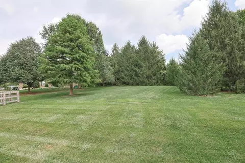 Exterior - 1902 Sandcliff Dr, Cincinnati, OH 45255 photo 7 of 10