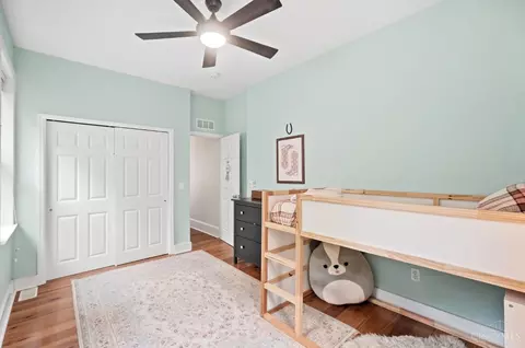 Bedroom - 524 Liberty Hl, Cincinnati, OH 45202 photo 4 of 9