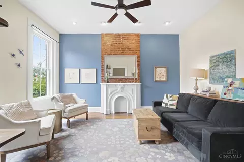 Living - 524 Liberty Hl, Cincinnati, OH 45202 photo 1 of 3