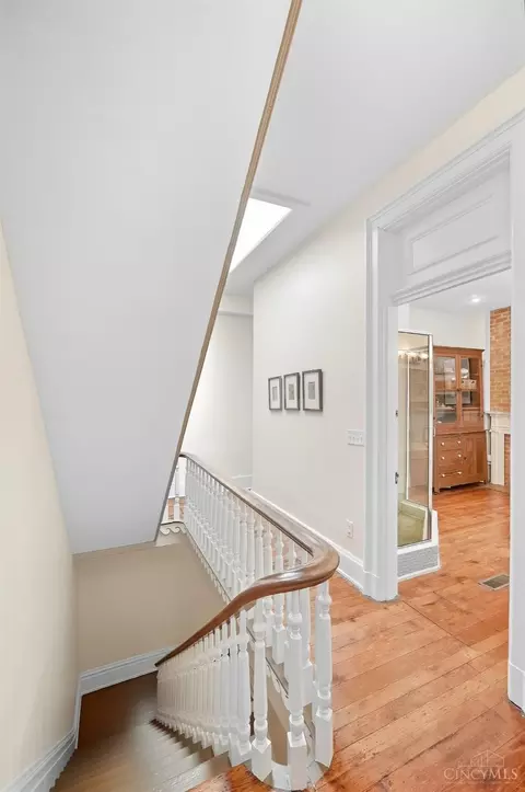 Entry Way - 524 Liberty Hl, Cincinnati, OH 45202 photo 4 of 7