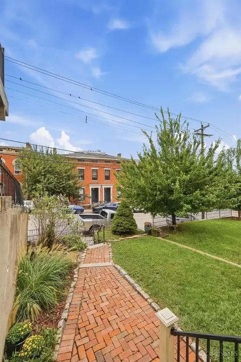 Exterior - 524 Liberty Hl, Cincinnati, OH 45202 photo 5 of 17