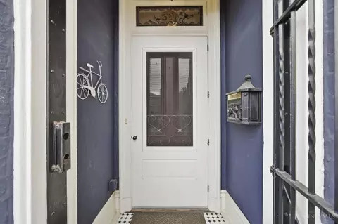 Entry Way - 524 Liberty Hl, Cincinnati, OH 45202 photo 1 of 7