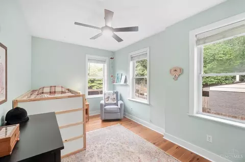 Bedroom - 524 Liberty Hl, Cincinnati, OH 45202 photo 3 of 9