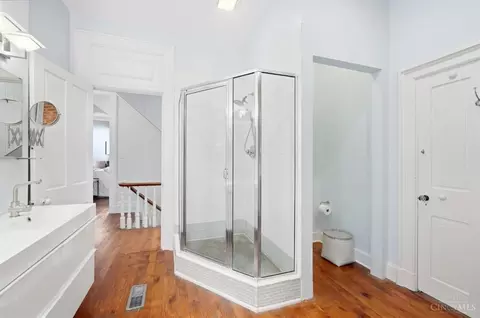 Bath - 524 Liberty Hl, Cincinnati, OH 45202 photo 9 of 13