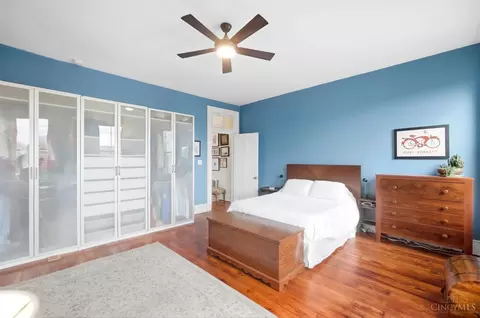 Bedroom - 524 Liberty Hl, Cincinnati, OH 45202 photo 2 of 9
