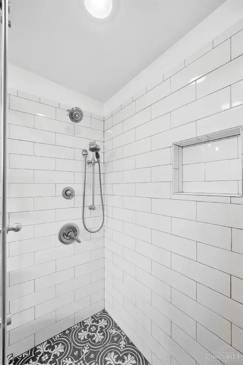 Bath - 524 Liberty Hl, Cincinnati, OH 45202 photo 13 of 13