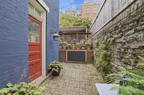 Exterior - 524 Liberty Hl, Cincinnati, OH 45202 photo 10 of 17