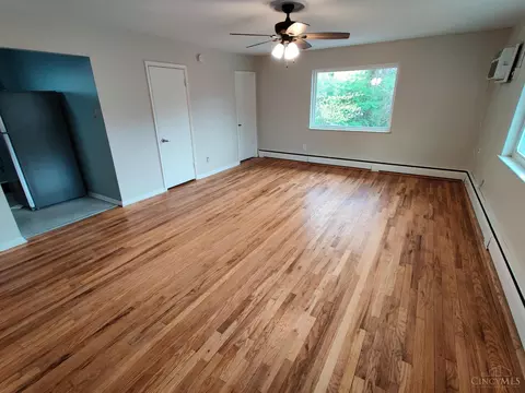 Living - 2543 Vera Ave, Golf Manor, OH 45237 photo 2 of 3