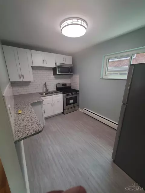 Kitchen - 2543 Vera Ave, Golf Manor, OH 45237 photo 2 of 7