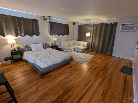 Bedroom - 2543 Vera Ave, Golf Manor, OH 45237 photo 7 of 8