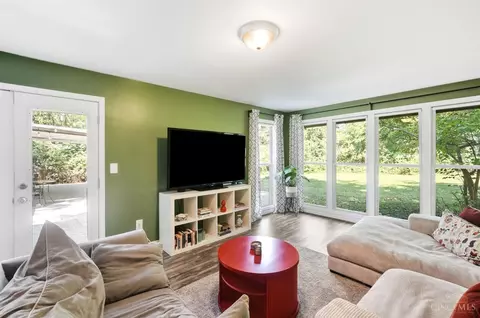 Living - 9084 Arrowhead Ct, Cincinnati, OH 45231 photo 10 of 10