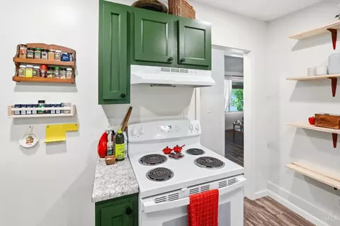 Kitchen - 9084 Arrowhead Ct, Cincinnati, OH 45231 photo 8 of 8