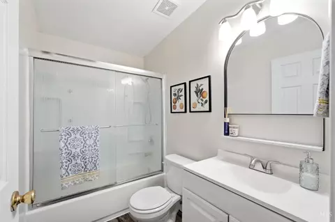 Bath - 9084 Arrowhead Ct, Cincinnati, OH 45231 photo 1 of 2