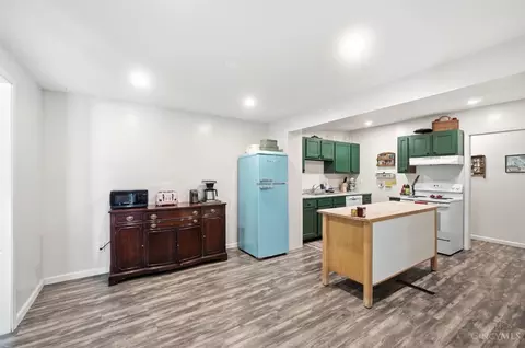 Kitchen - 9084 Arrowhead Ct, Cincinnati, OH 45231 photo 1 of 8
