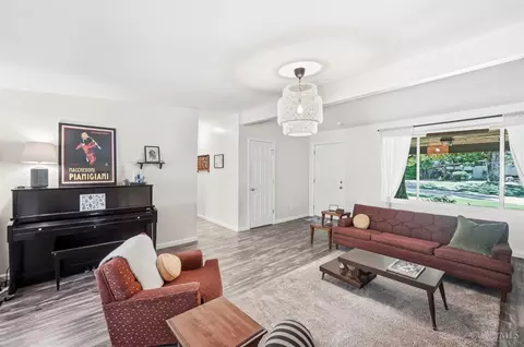 Living - 9084 Arrowhead Ct, Cincinnati, OH 45231 photo 5 of 10