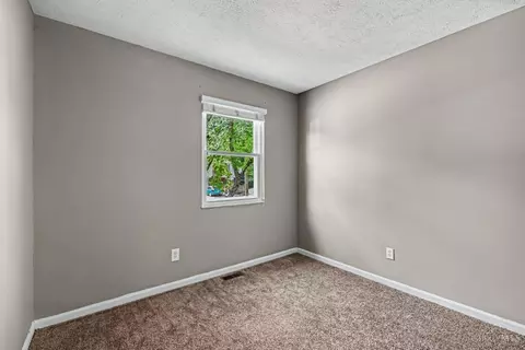 Bedroom - 4819 Stoneybrook Rd, Cincinnati, OH 45244 photo 4 of 5