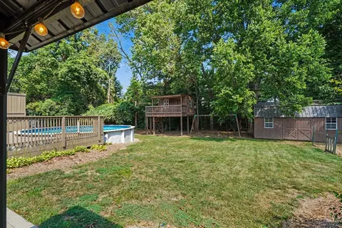 Exterior - 4819 Stoneybrook Rd, Cincinnati, OH 45244 photo 4 of 6