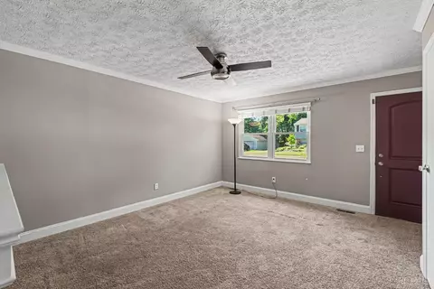 Living - 4819 Stoneybrook Rd, Cincinnati, OH 45244 photo 3 of 4