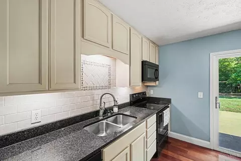 Kitchen - 4819 Stoneybrook Rd, Cincinnati, OH 45244 photo 2 of 2