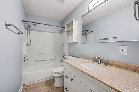Bath - 4819 Stoneybrook Rd, Cincinnati, OH 45244 photo 1 of 2