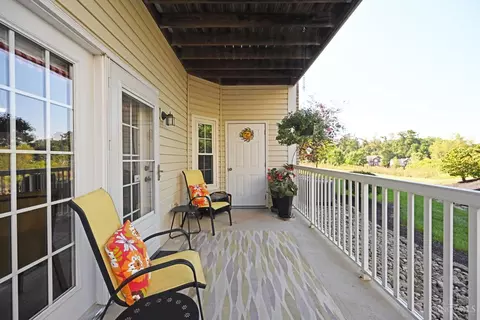 Exterior - 5425 Michelles Oak Ct, Cincinnati, OH 45248 photo 3 of 9