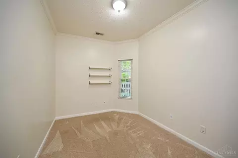 Bedroom - 5425 Michelles Oak Ct, Cincinnati, OH 45248 photo 5 of 10