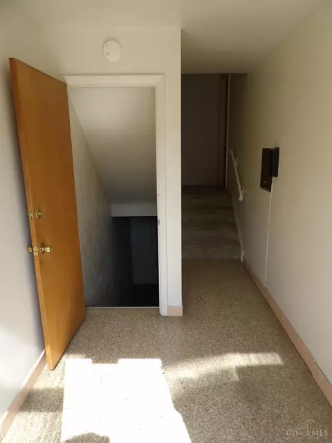 Entry Way - 4644 Rapid Run Ave, Cincinnati, OH 45238 photo 1 of 3