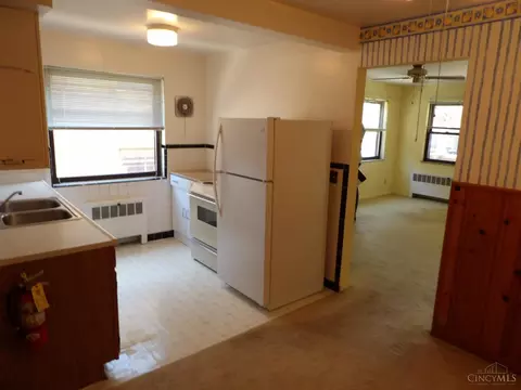 Kitchen - 4644 Rapid Run Ave, Cincinnati, OH 45238 photo 4 of 7