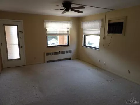 Living - 4644 Rapid Run Ave, Cincinnati, OH 45238 photo 2 of 5