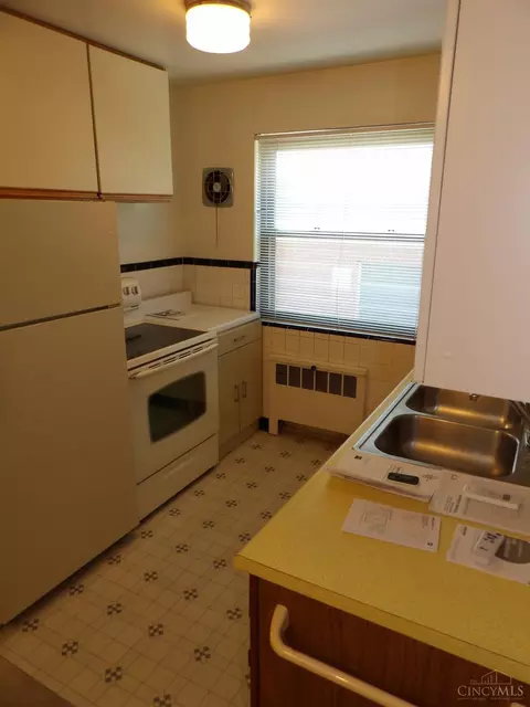 Kitchen - 4644 Rapid Run Ave, Cincinnati, OH 45238 photo 7 of 7