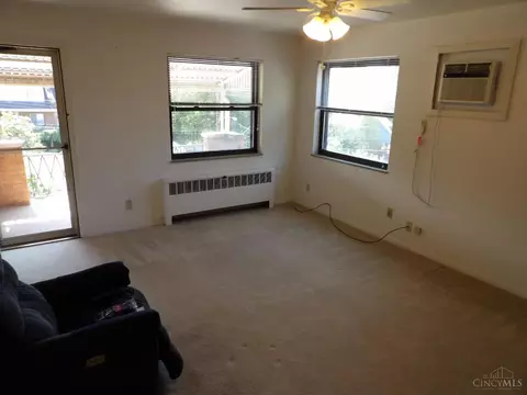 Living - 4644 Rapid Run Ave, Cincinnati, OH 45238 photo 5 of 5